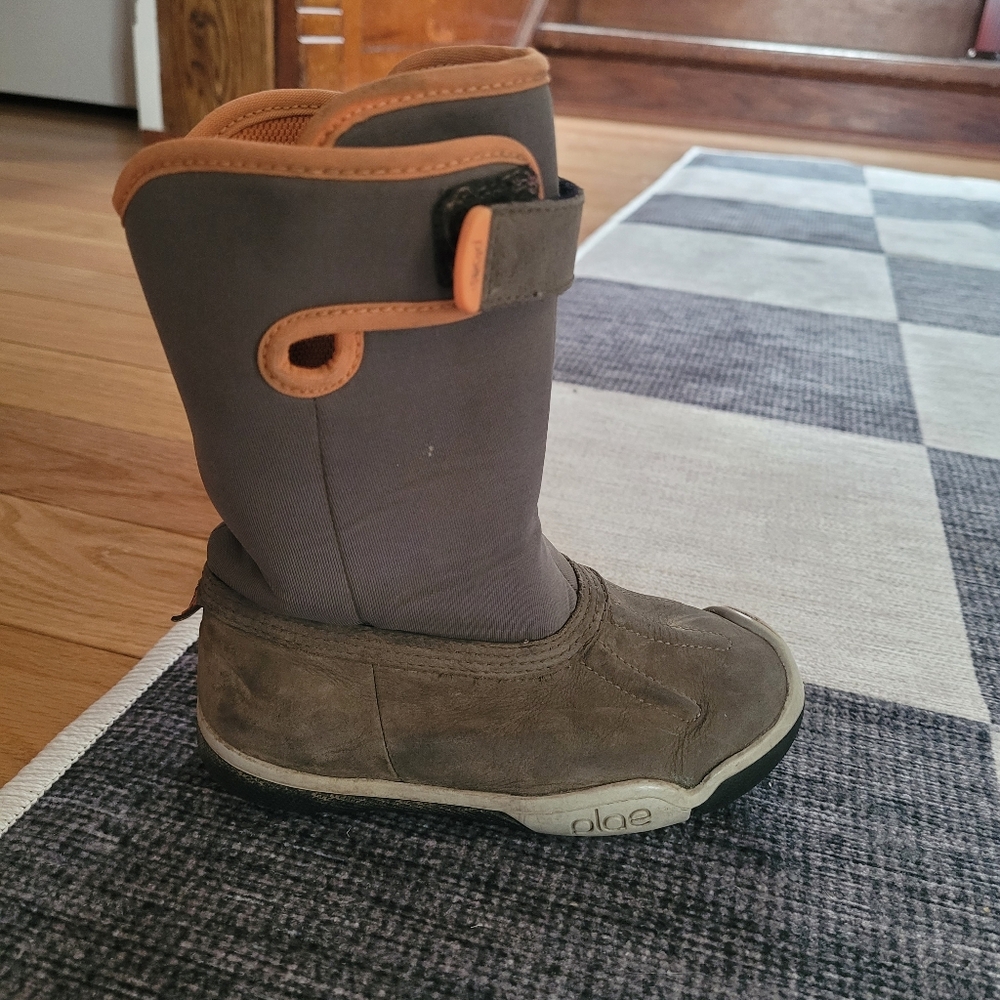 PLAE THANDI Waterproof Kids Rain Boot Size 8